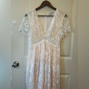 Baltic Born Ada Lace Maxi Dress ~ Off White ~ Medium ~ Like New!